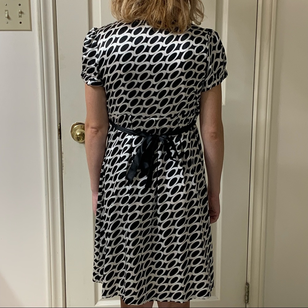 🌷3 for$25🌷Reitmans, US S, Black & White Geometric Circular Print Dress - Picture 2 of 9